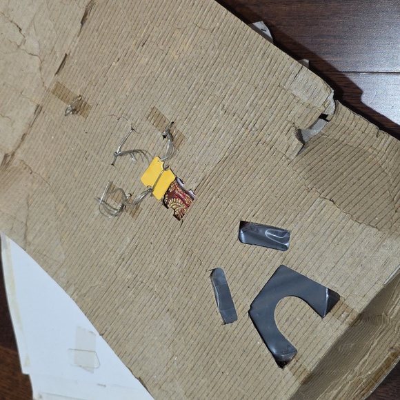 Barbie Expressions of India Doll in Red and Gold - Picture 7 of 9